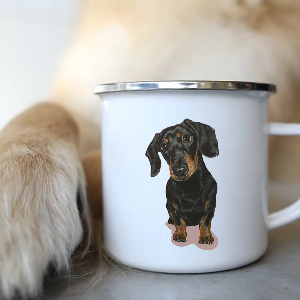 Tasse aus Emaille mit Dackelmotiv in zahlreichen Varianten verfügbar