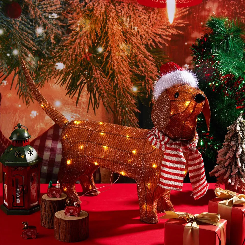 Dackel als Weihnachtsdeko beleuchtet und so groß wie ein echter Dackel