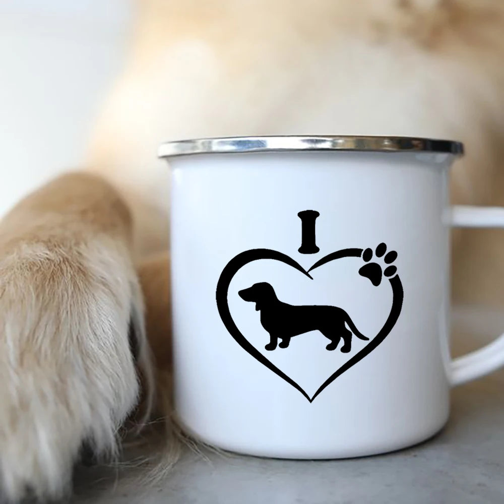 Tasse aus Emaille mit Dackelmotiv in zahlreichen Varianten verfügbar