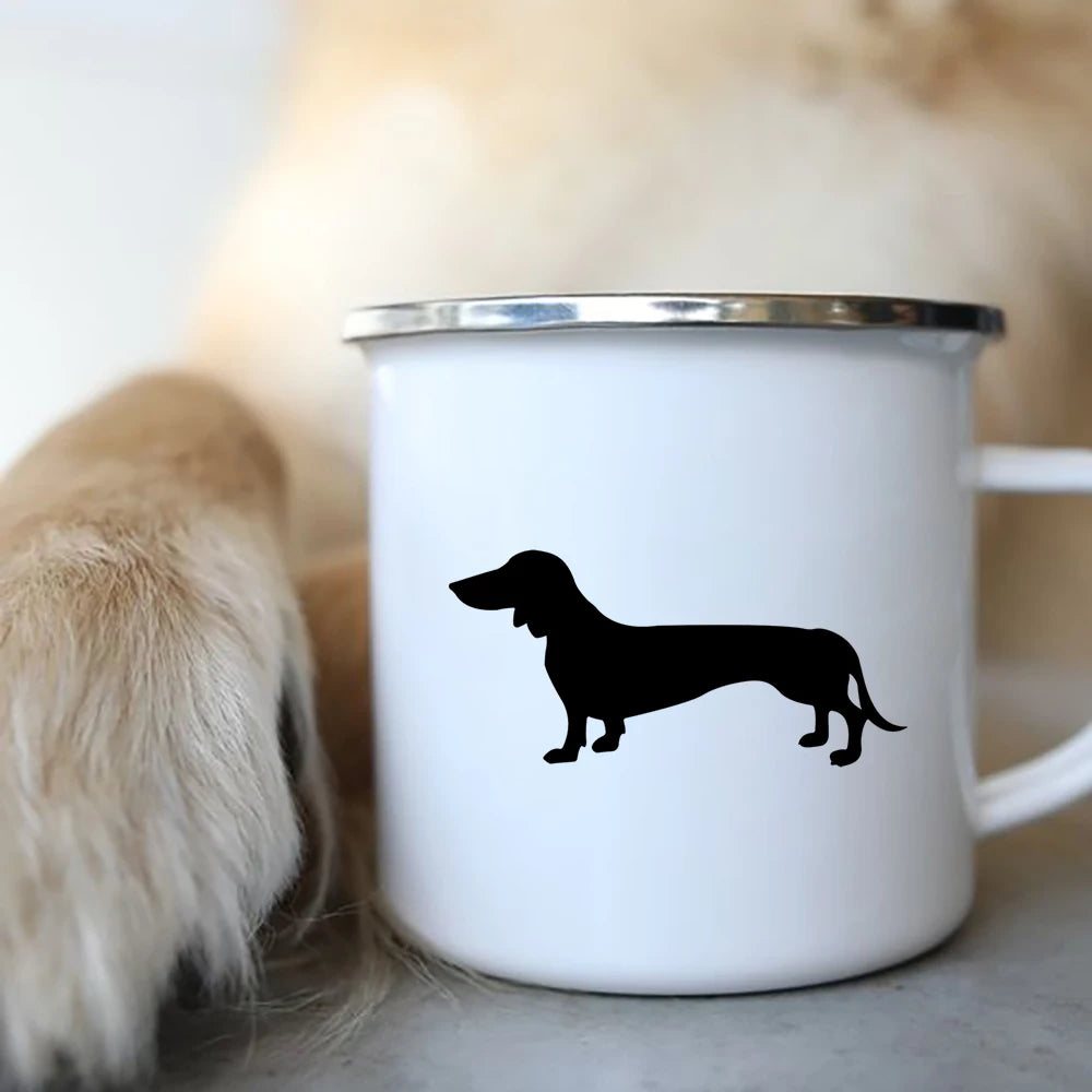 Tasse aus Emaille mit Dackelmotiv in zahlreichen Varianten verfügbar