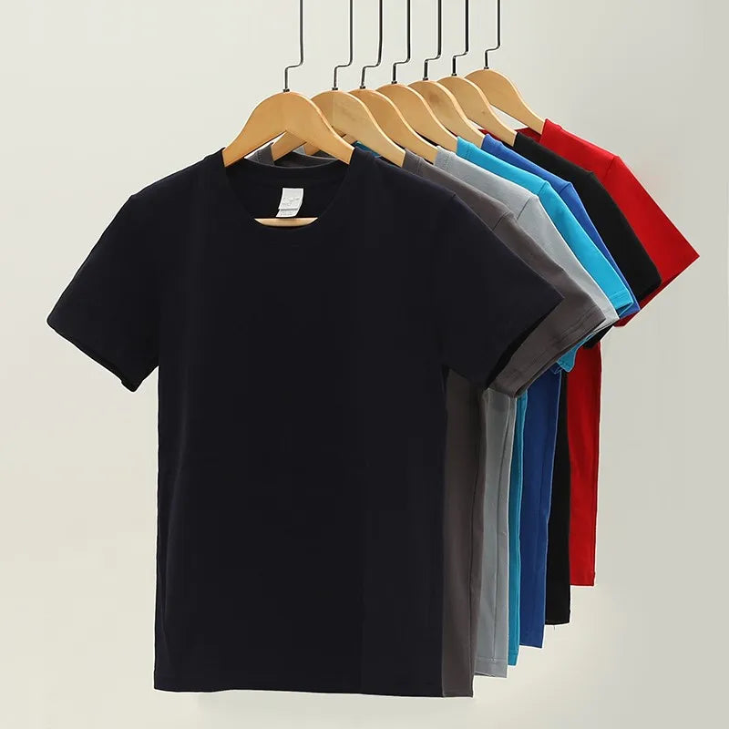 T-Shirt Adidachs in verschiedenen Größen und Farben