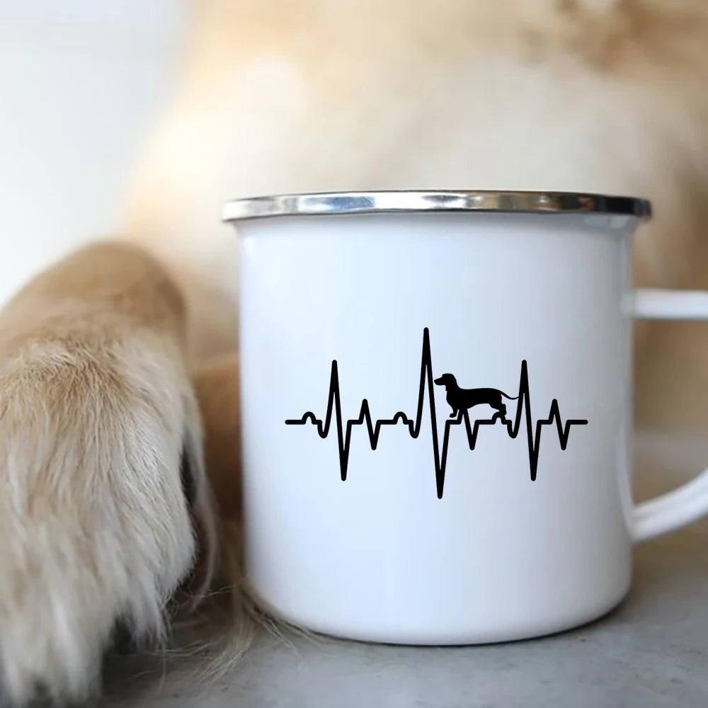 Tasse aus Emaille mit Dackelmotiv in zahlreichen Varianten verfügbar