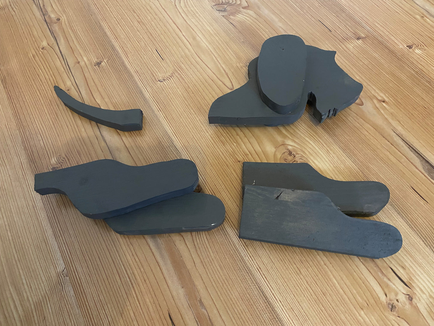 Dackel Rauhaar aus Echtholz gefertigt Briefkasten Deko